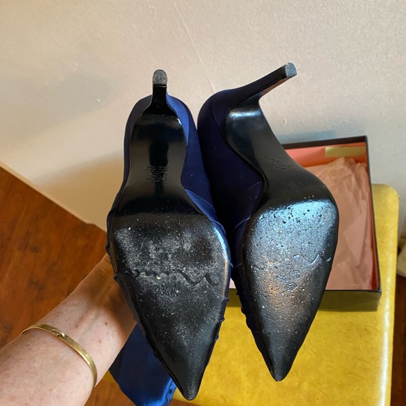 Alex Eveing dresses, shoes and handbag - Picture 7 of 12